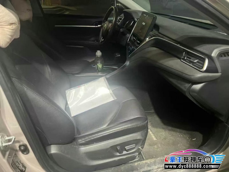 22年丰田凯美瑞轿车抵押车出售