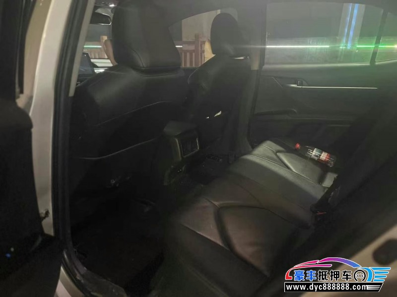 22年丰田凯美瑞轿车抵押车出售