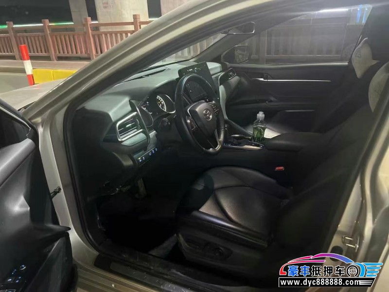 22年丰田凯美瑞轿车抵押车出售