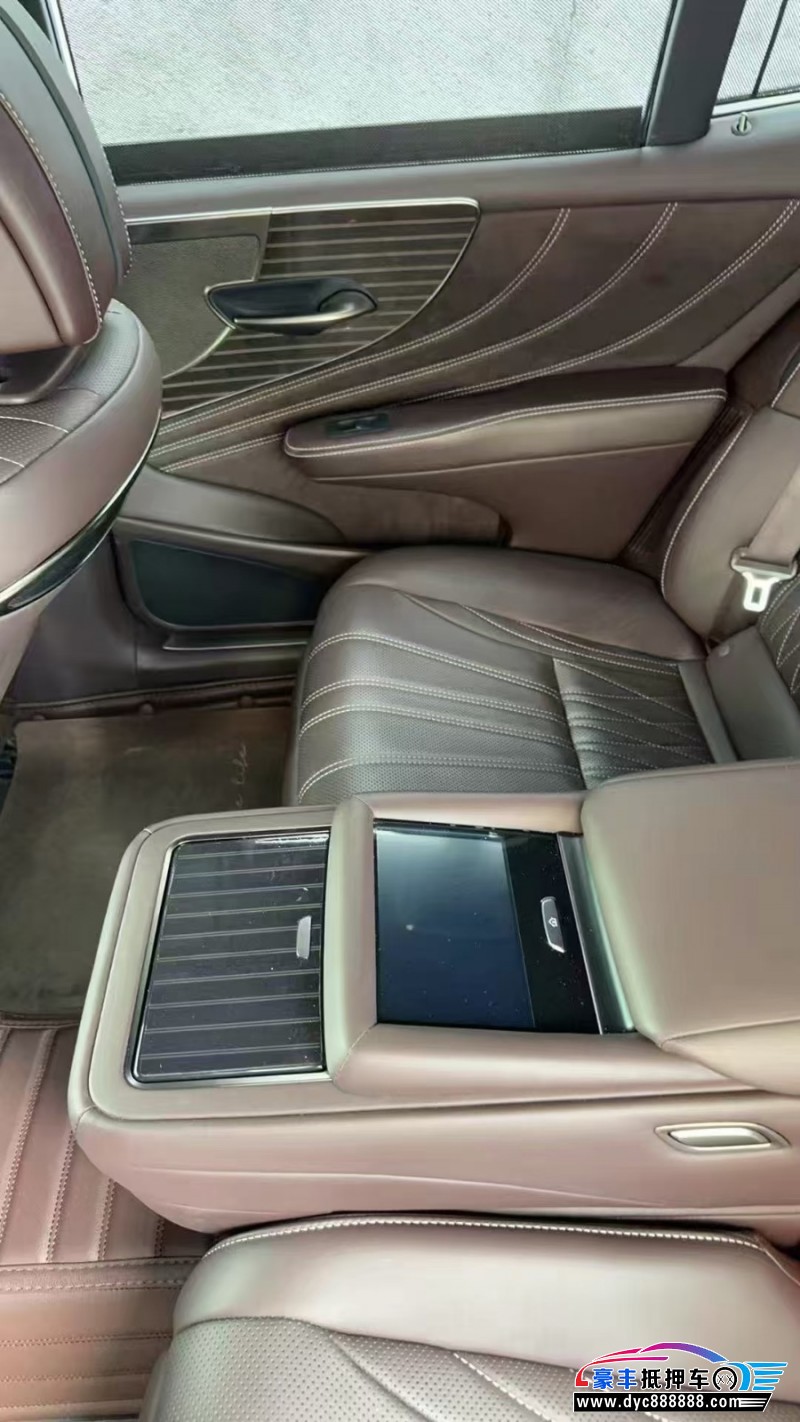 20年雷克萨斯LS轿车抵押车出售