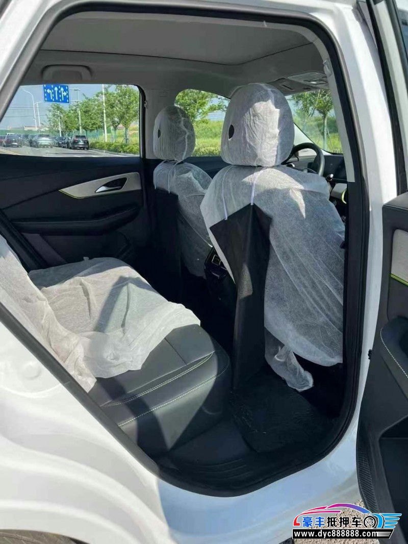 23年东风雷霆轿车抵押车出售