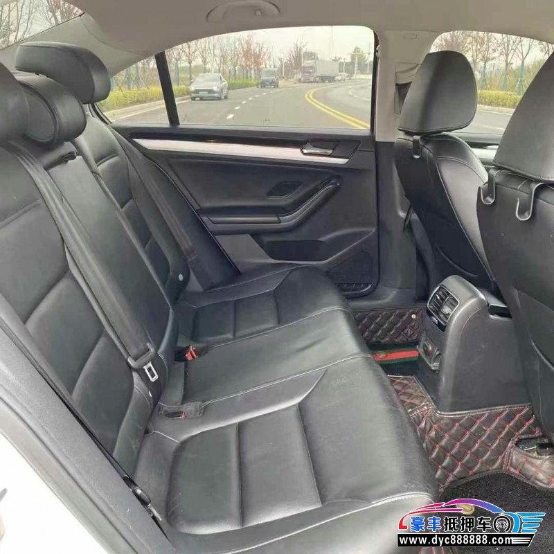 17年大众速腾轿车抵押车出售