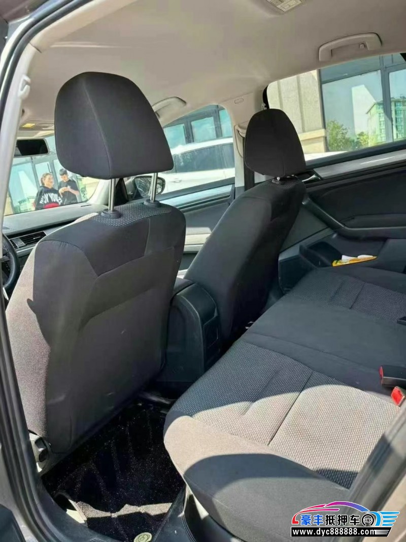 16年大众宝来轿车抵押车出售