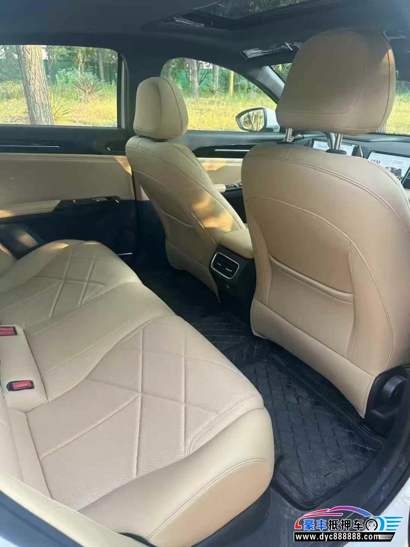 25年吉利银河L6轿车抵押车出售