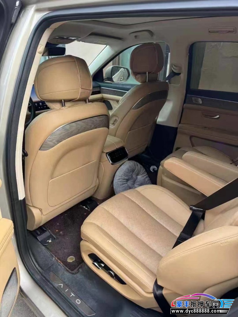 23年华为问界轿车抵押车出售