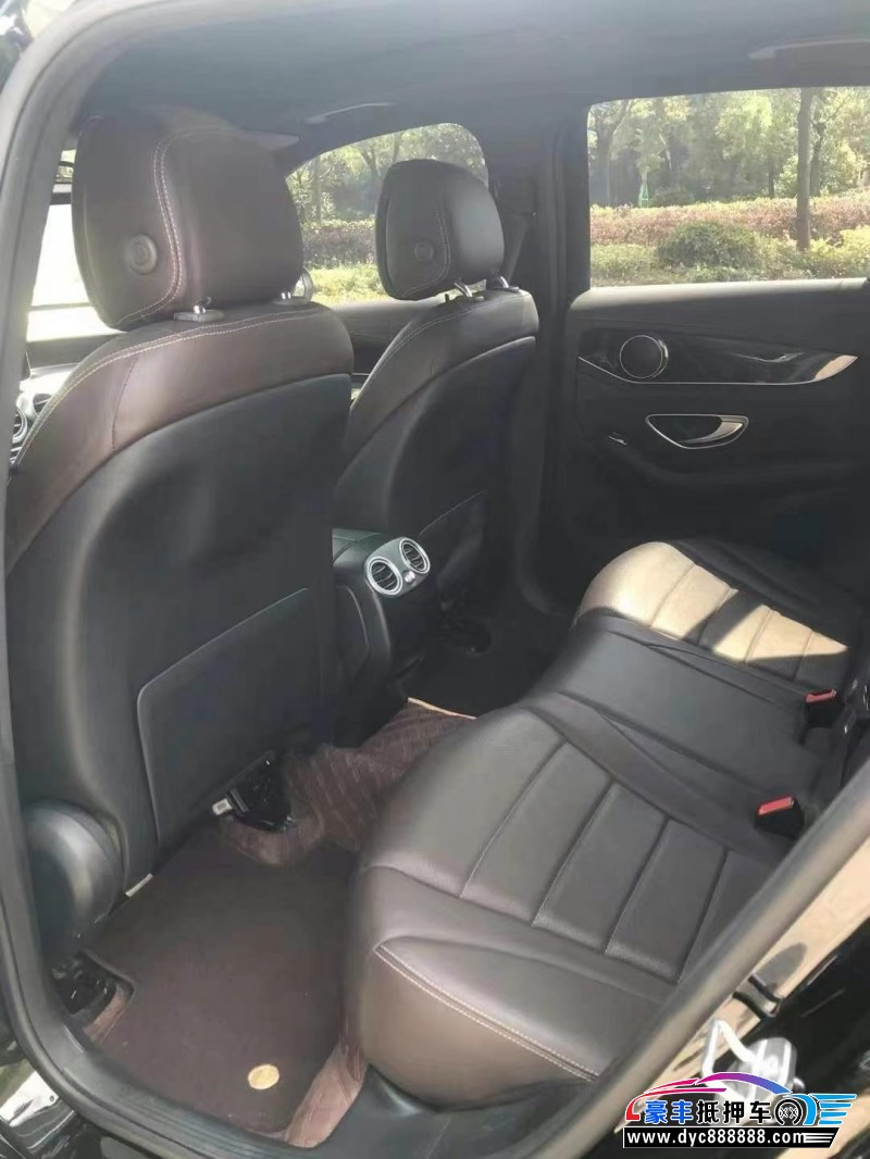 18年奔驰GLC轿车抵押车出售