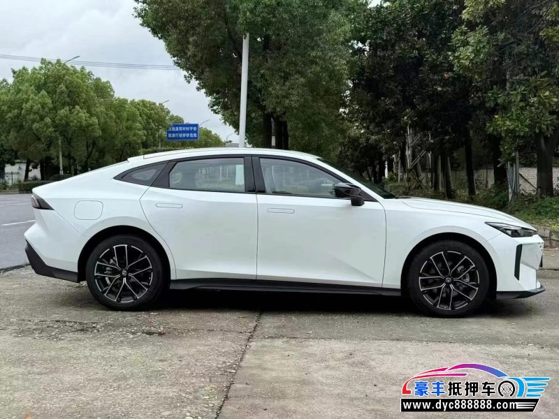 25年长安长安UNI轿车抵押车出售