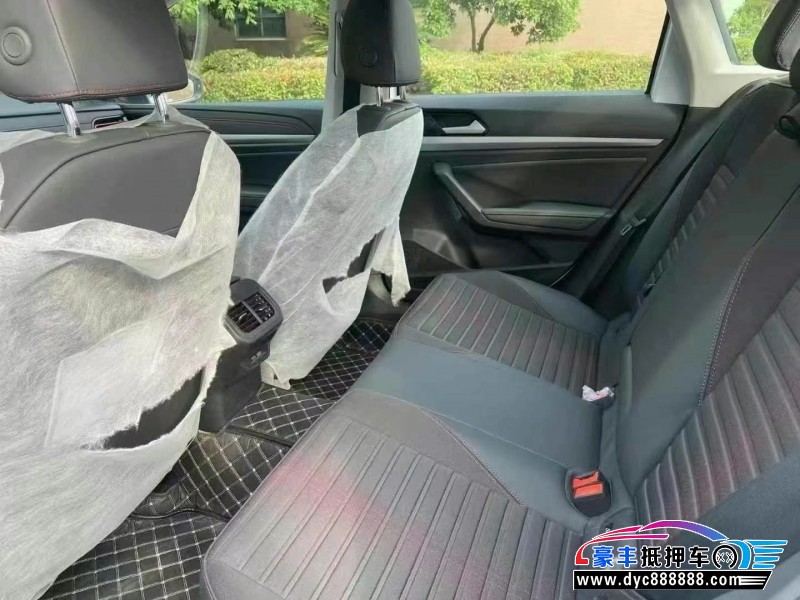 25年大众朗逸轿车抵押车出售