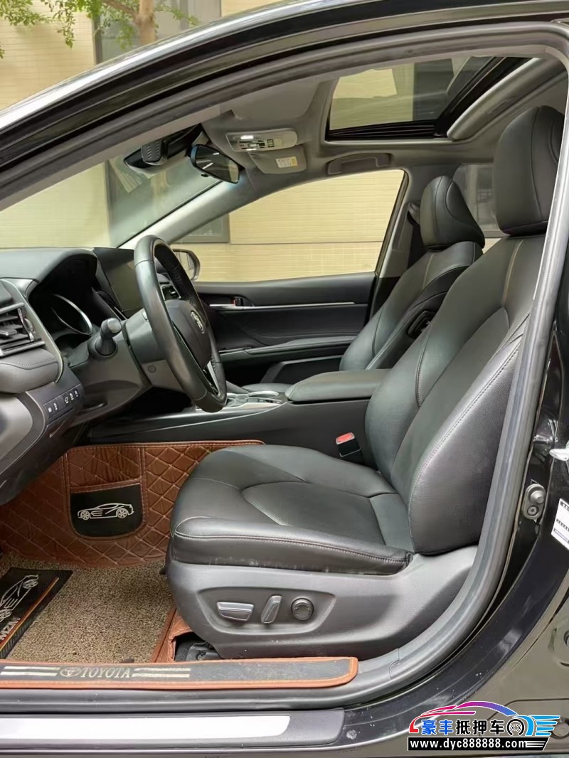 22年丰田凯美瑞轿车抵押车出售