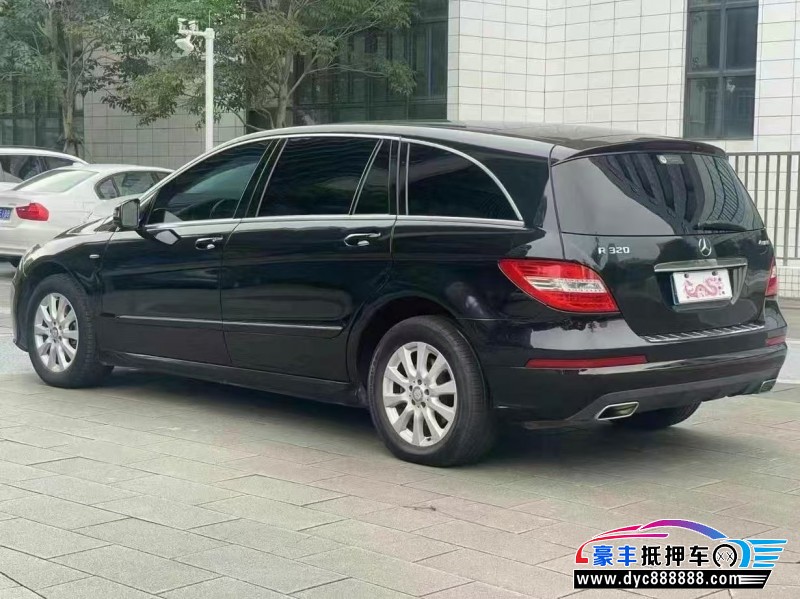 17年奔驰R轿车抵押车出售