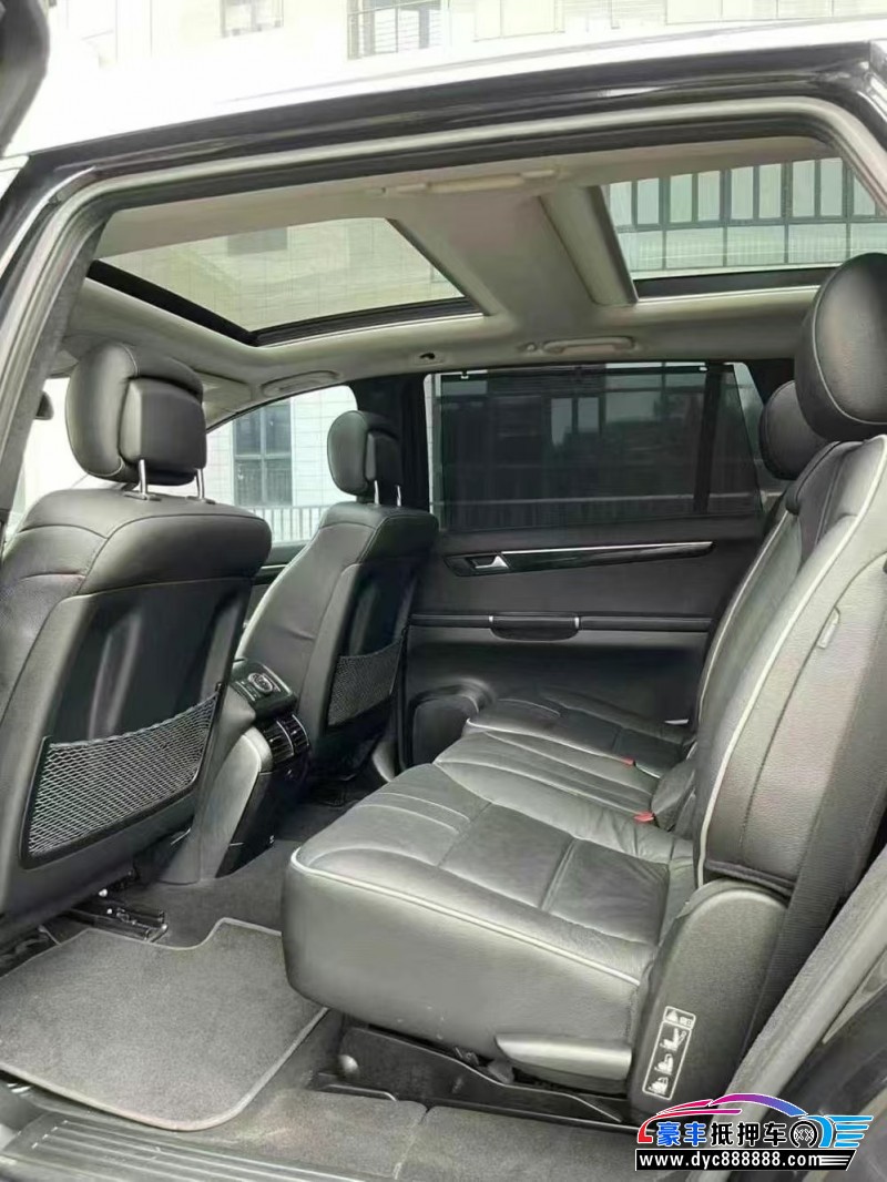 17年奔驰R轿车抵押车出售