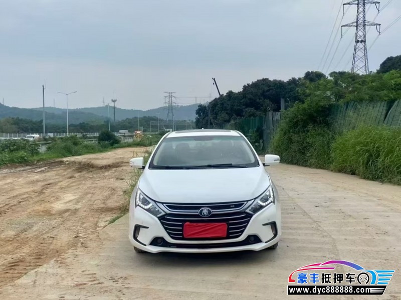 17年比亚迪秦轿车抵押车出售