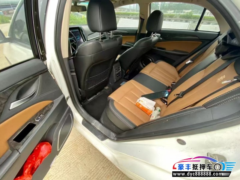 17年比亚迪秦轿车抵押车出售