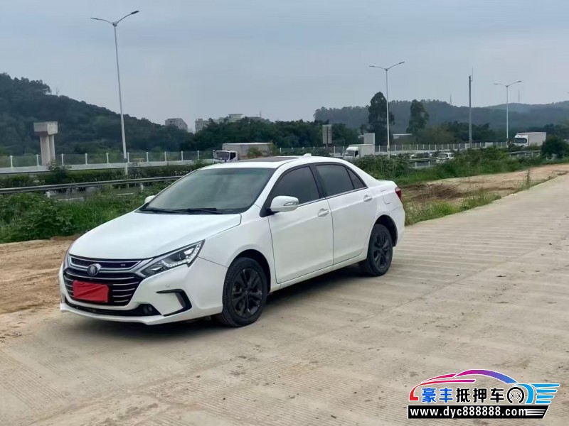 17年比亚迪秦轿车抵押车出售