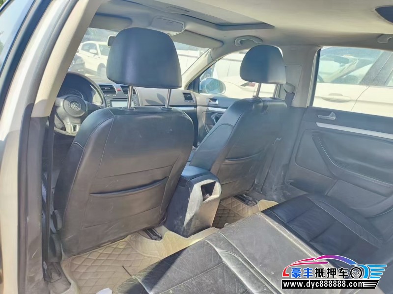 12年大众速腾轿车抵押车出售