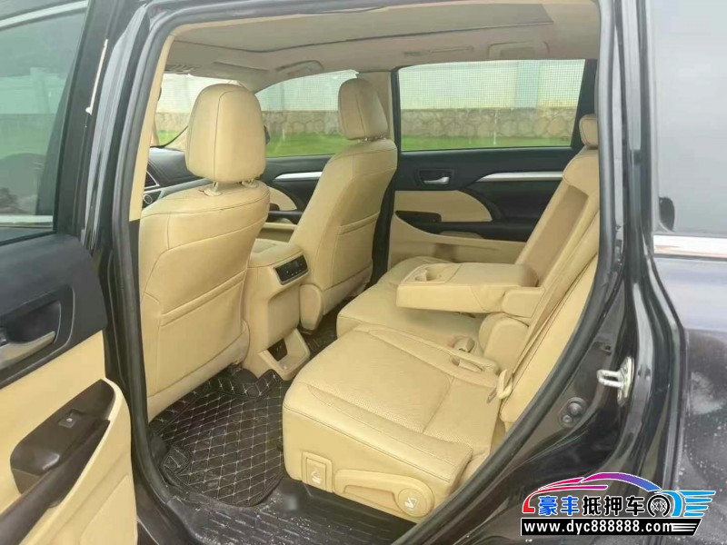 18年丰田汉兰达轿车抵押车出售