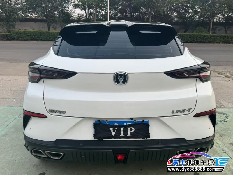 21年长安长安UNI轿车抵押车出售