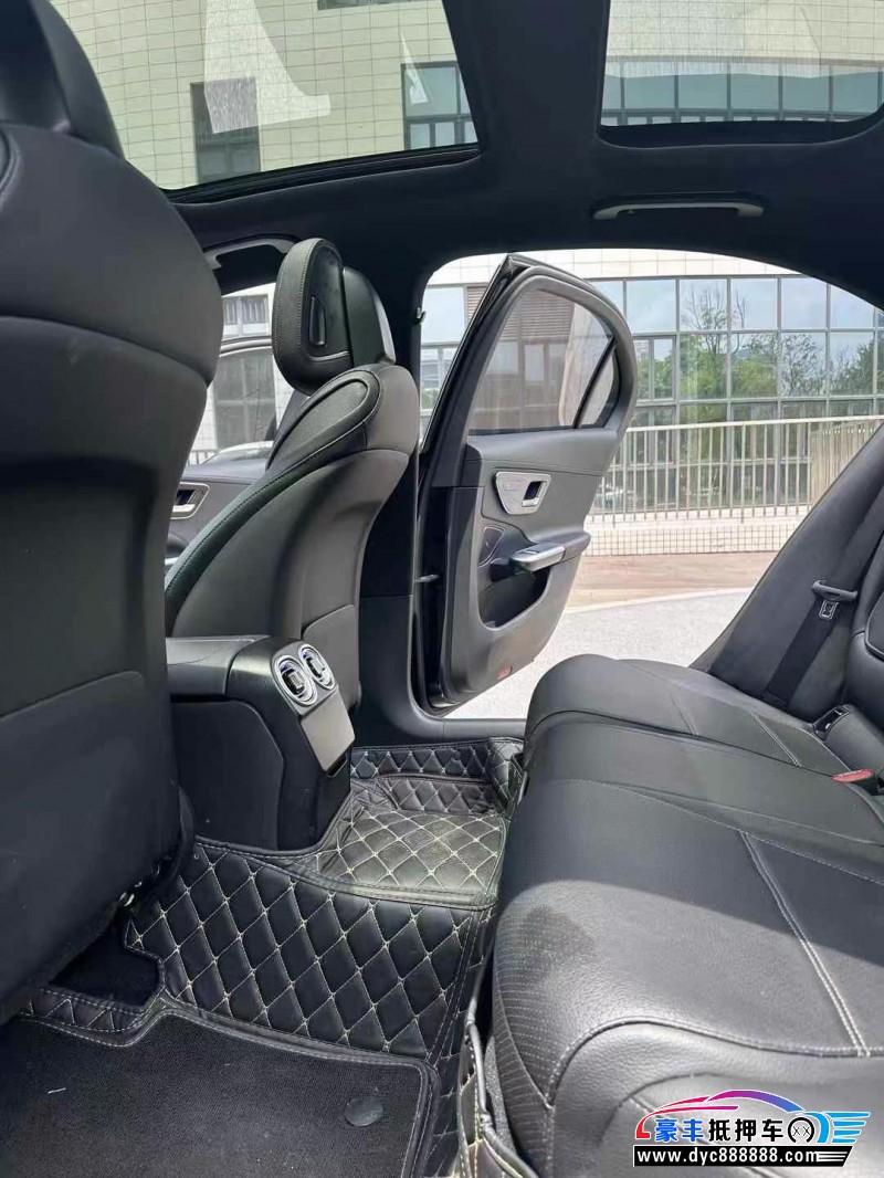 22年奔驰C轿车抵押车出售