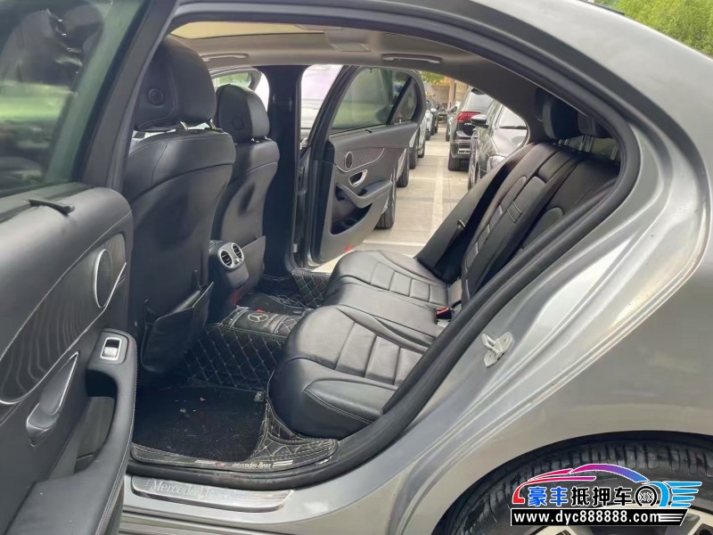 14年奔驰C轿车抵押车出售