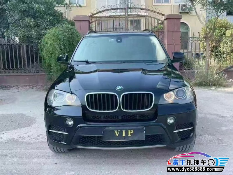 抵押车出售11年宝马X5轿车