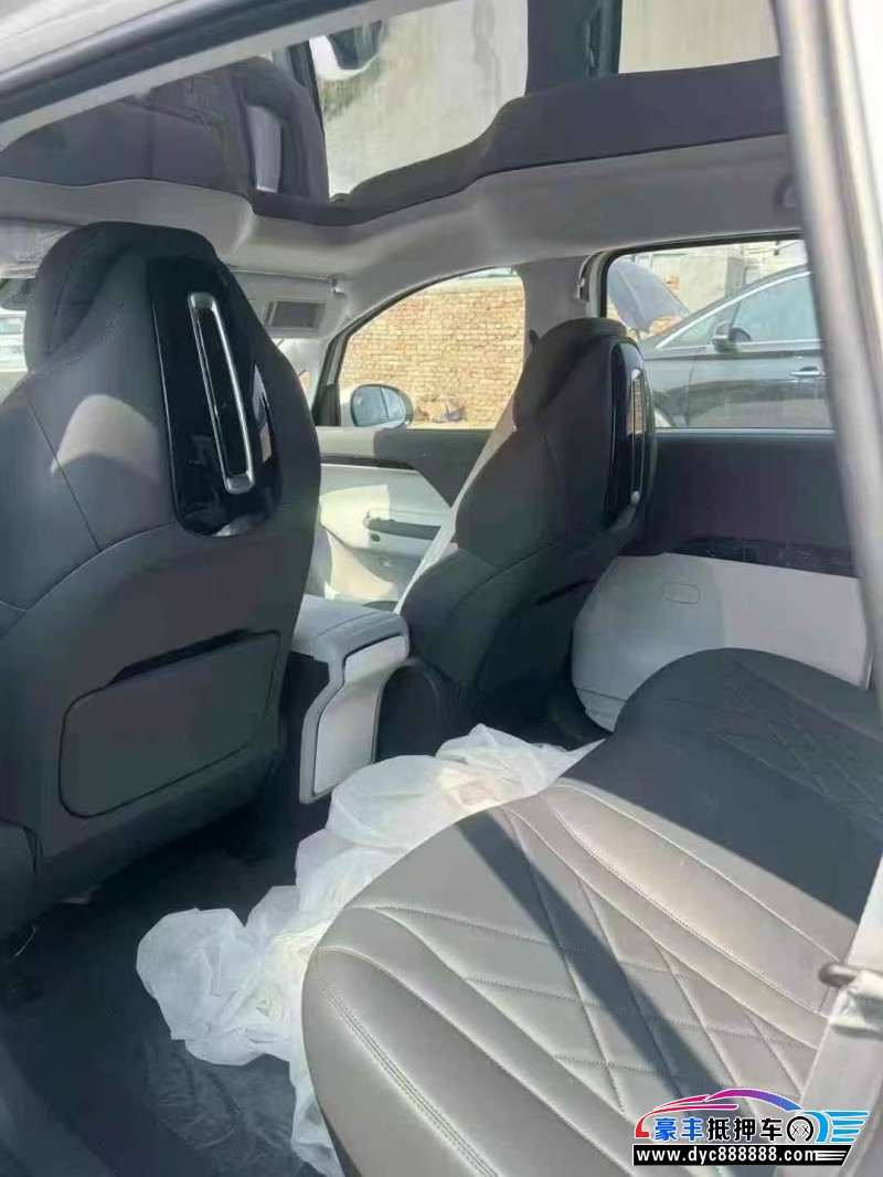 25年极狐考拉轿车抵押车出售