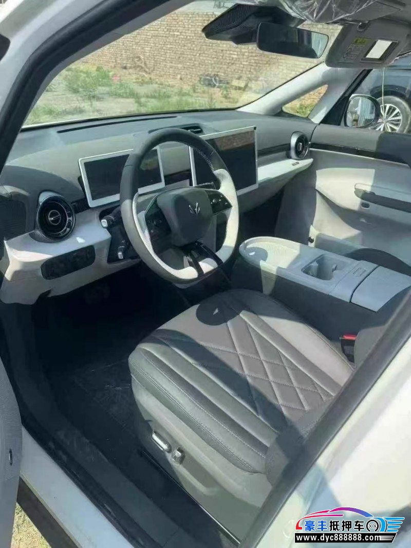 25年极狐考拉轿车抵押车出售