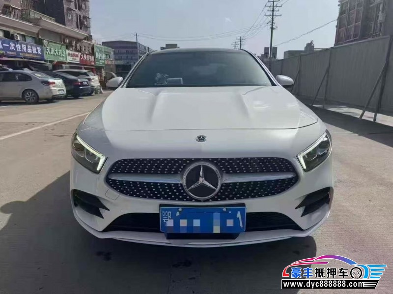 21年奔驰A轿车抵押车出售