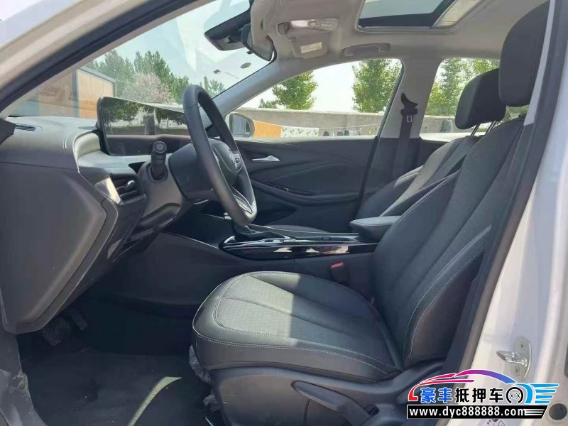 25年别克威朗轿车抵押车出售