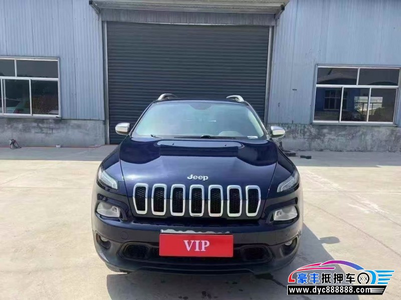 17年Jeep自由光轿车抵押车出售