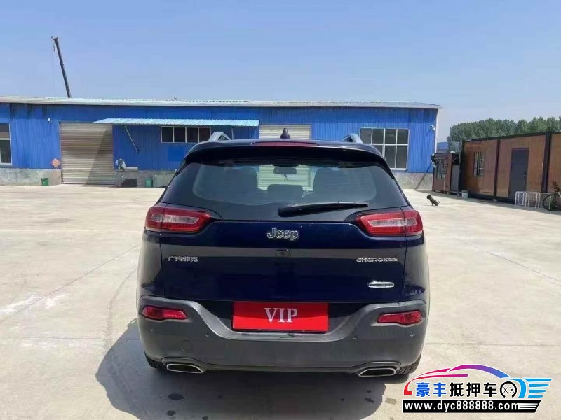 17年Jeep自由光轿车抵押车出售