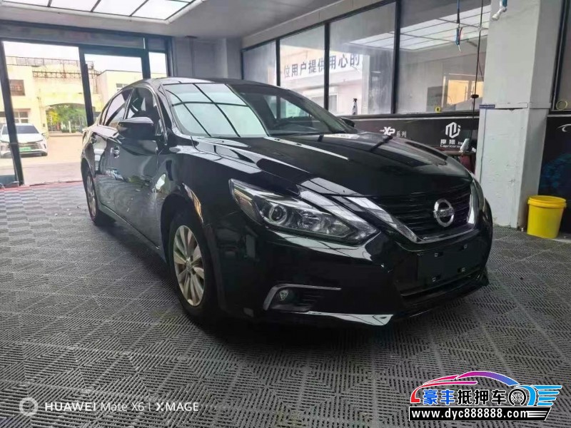 17年日产天籁轿车抵押车出售