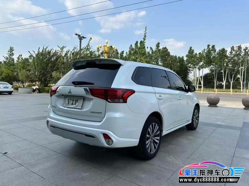 22年三菱欧蓝德轿车抵押车出售