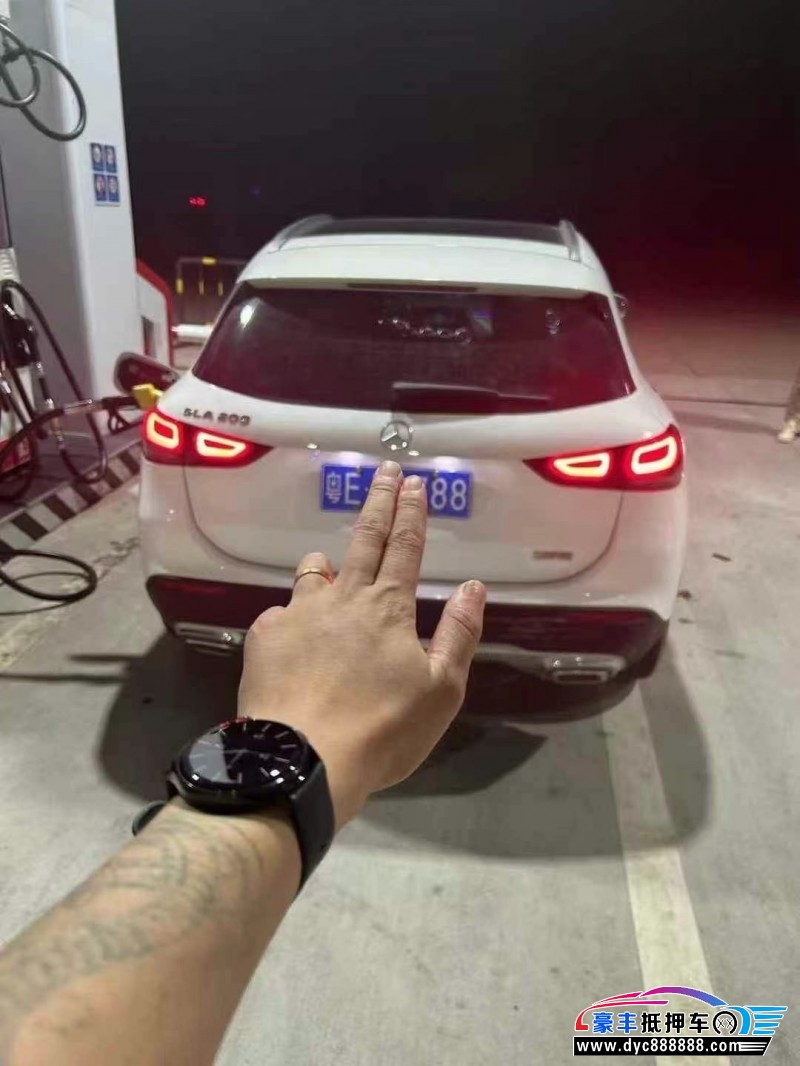 21年奔驰GLASUV抵押车出售