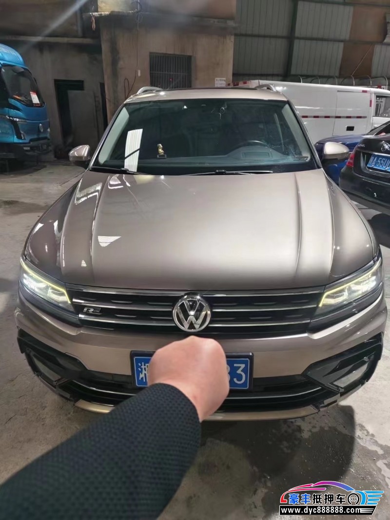 抵押车出售19年大众途观轿车