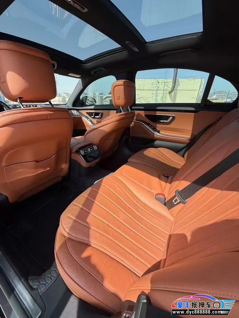 22年奔驰S轿车抵押车出售