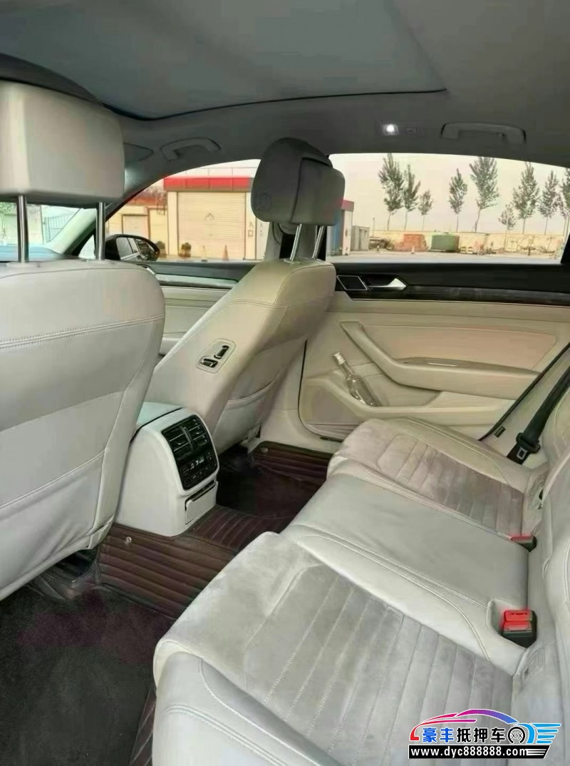 17年大众迈腾轿车抵押车出售