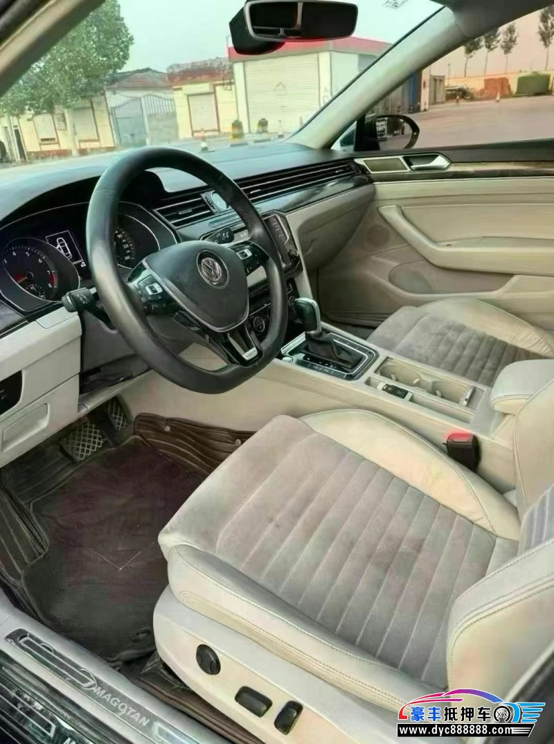 17年大众迈腾轿车抵押车出售