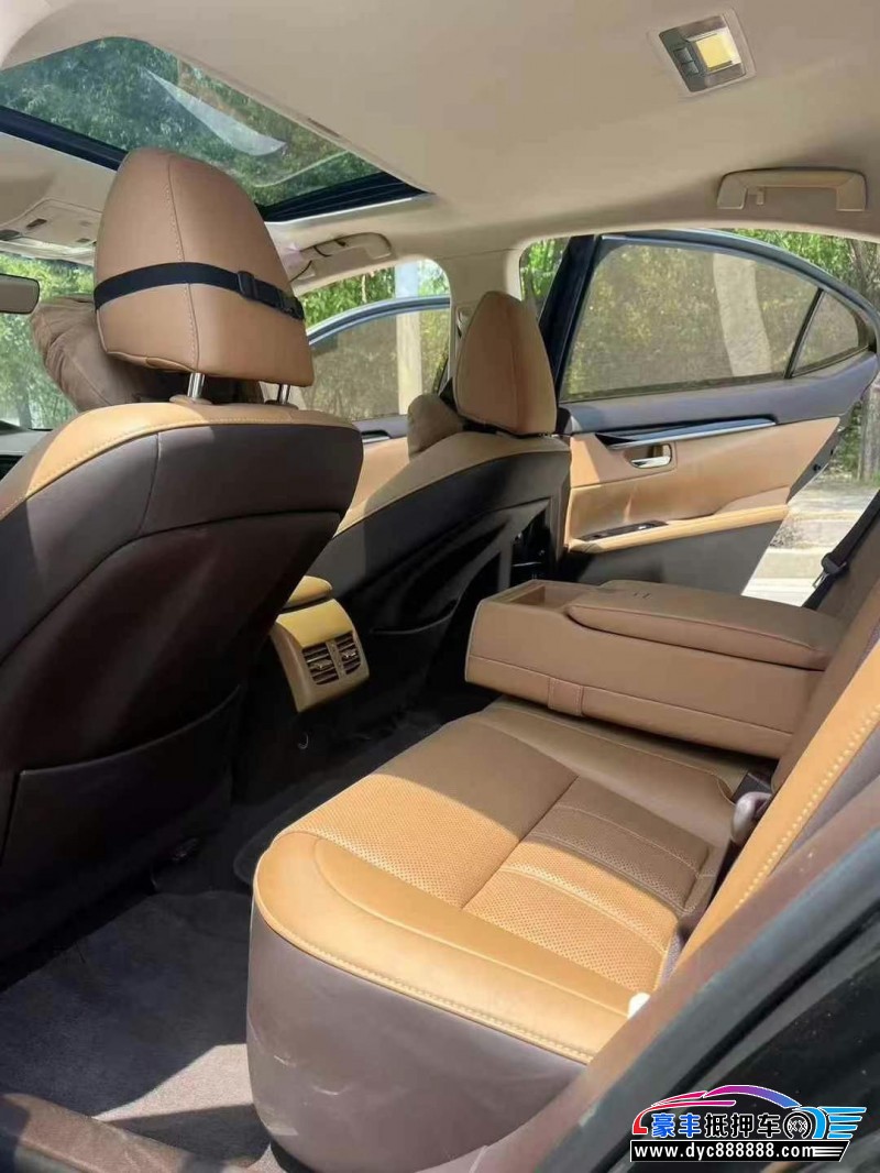 16年雷克萨斯ES轿车抵押车出售