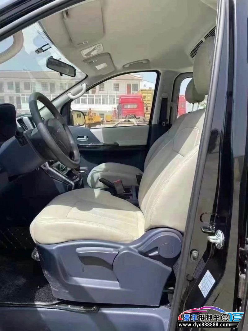 24年东风风行菱智轿车抵押车出售