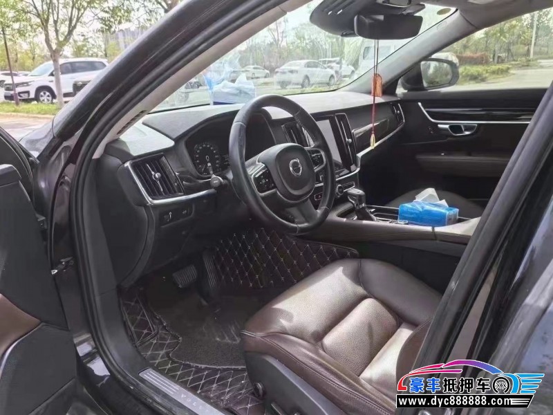 17年沃尔沃S90轿车抵押车出售