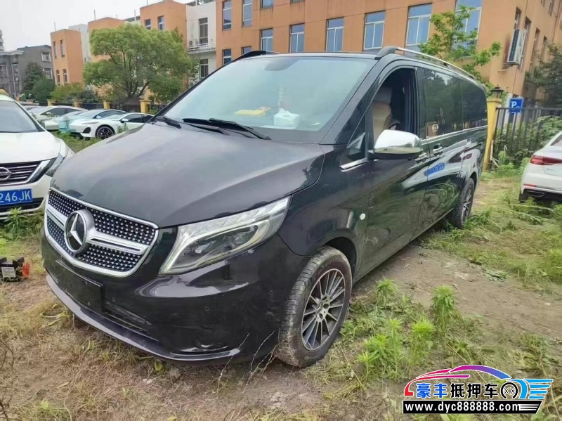 18年奔驰威霆轿车抵押车出售