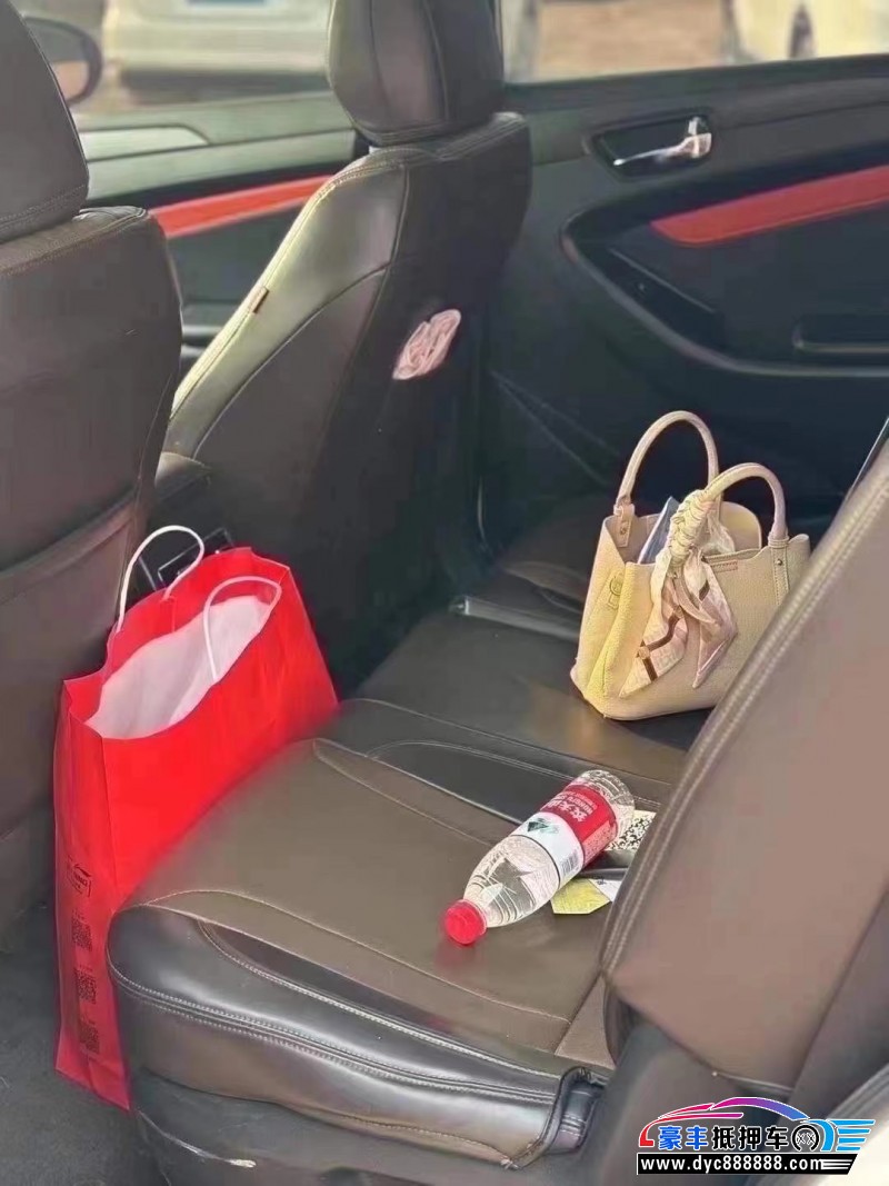 21年东风风光580轿车抵押车出售