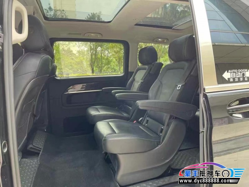 19年奔驰V轿车抵押车出售