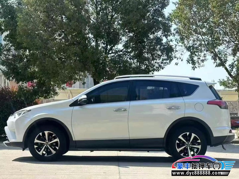 18年丰田RAV4轿车抵押车出售