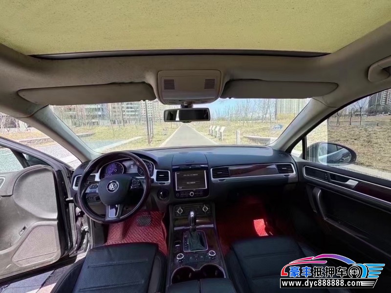 15年大众途锐轿车抵押车出售