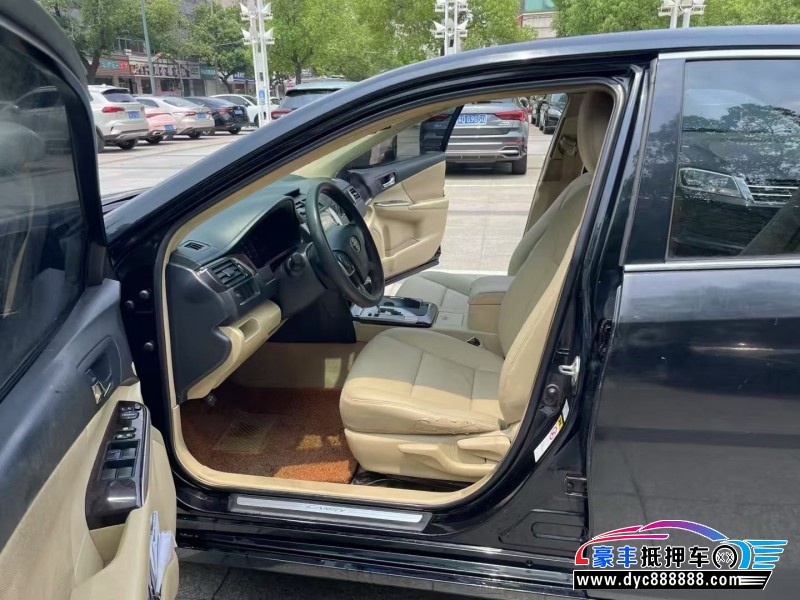 15年丰田凯美瑞轿车抵押车出售