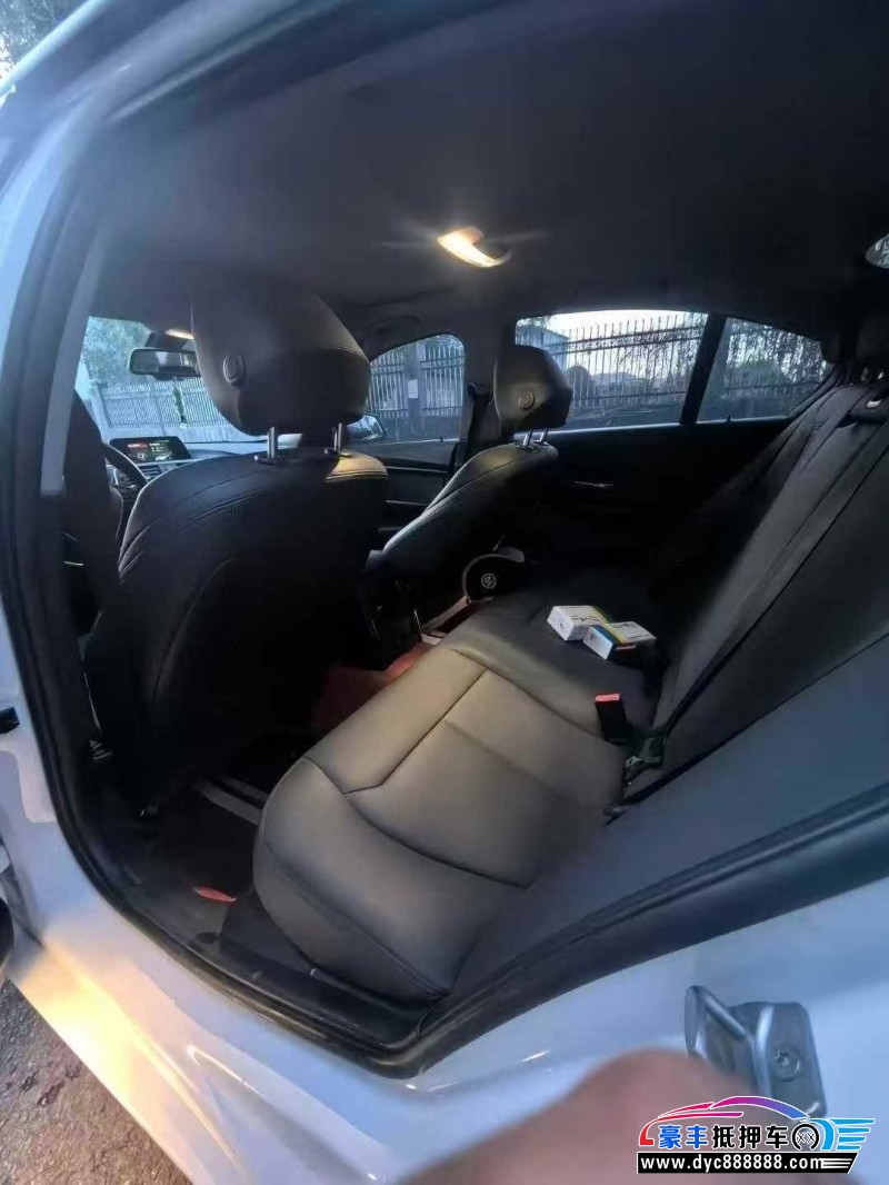 18年宝马3系轿车抵押车出售