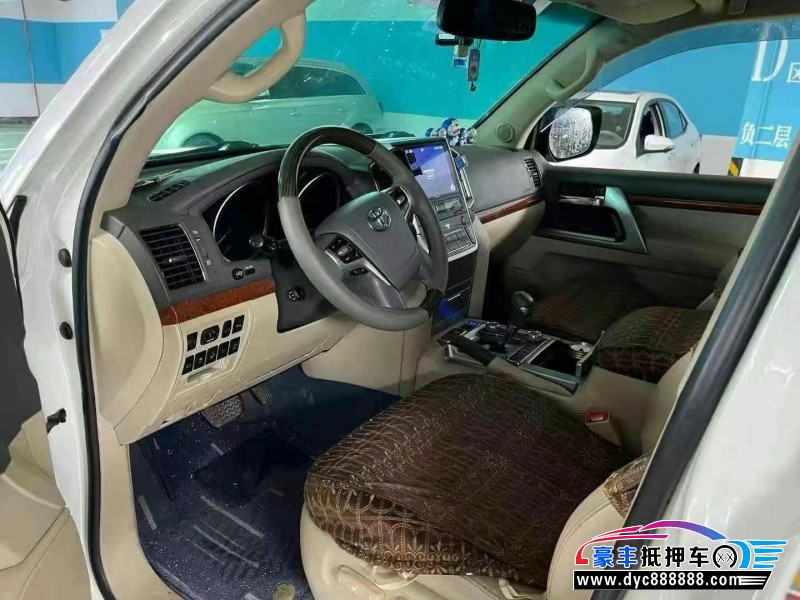 15年丰田兰德酷路泽（陆巡）轿车抵押车出售