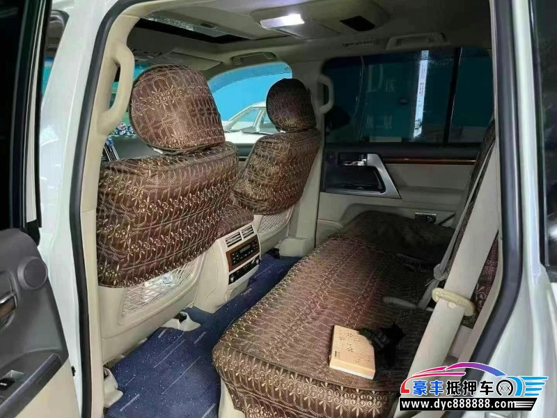 15年丰田兰德酷路泽（陆巡）轿车抵押车出售