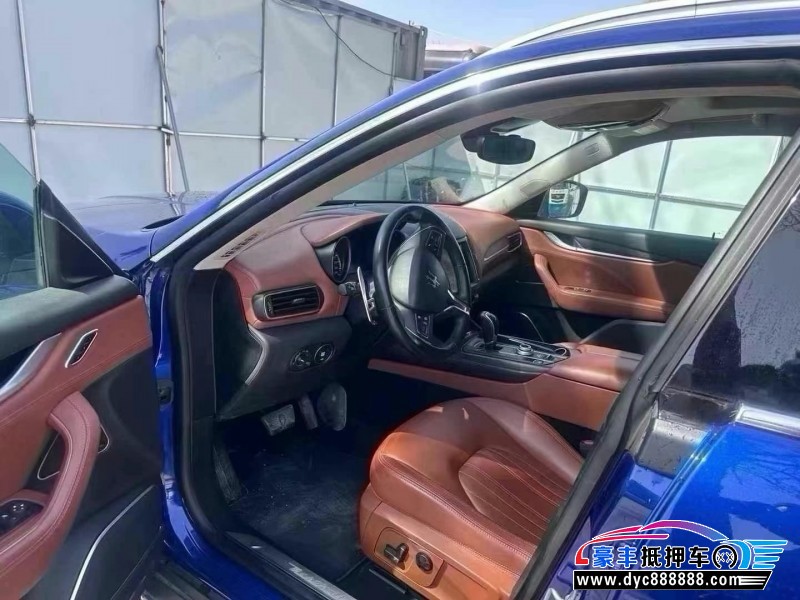 17年玛莎拉蒂莱万特轿车抵押车出售